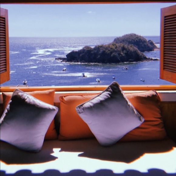 Meet your Posher, Tiffany - Picture 1 of 1